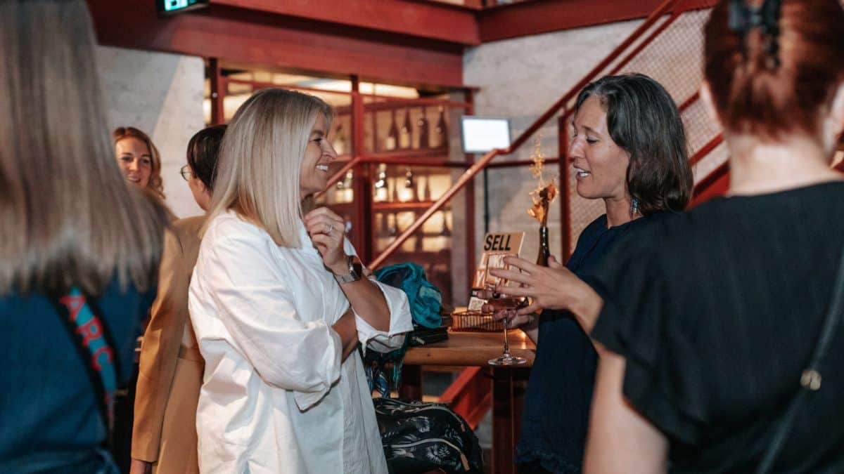 team motivation activity - eva talking to charlotte