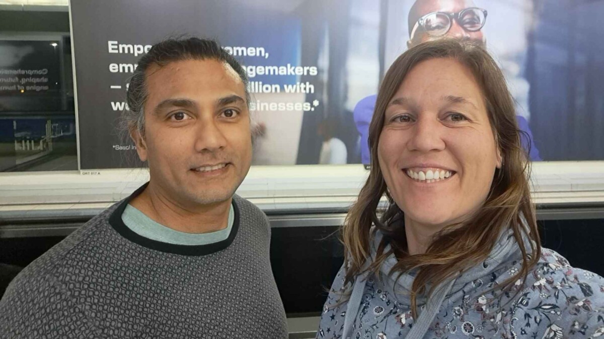 eva and sam at the airport